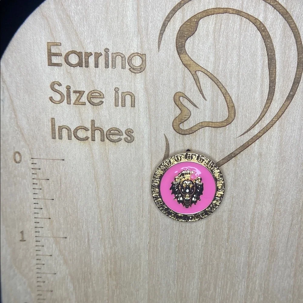 NEW Gold Tone and Pink Lion Head Earrings with issue - Picture 4 of 7